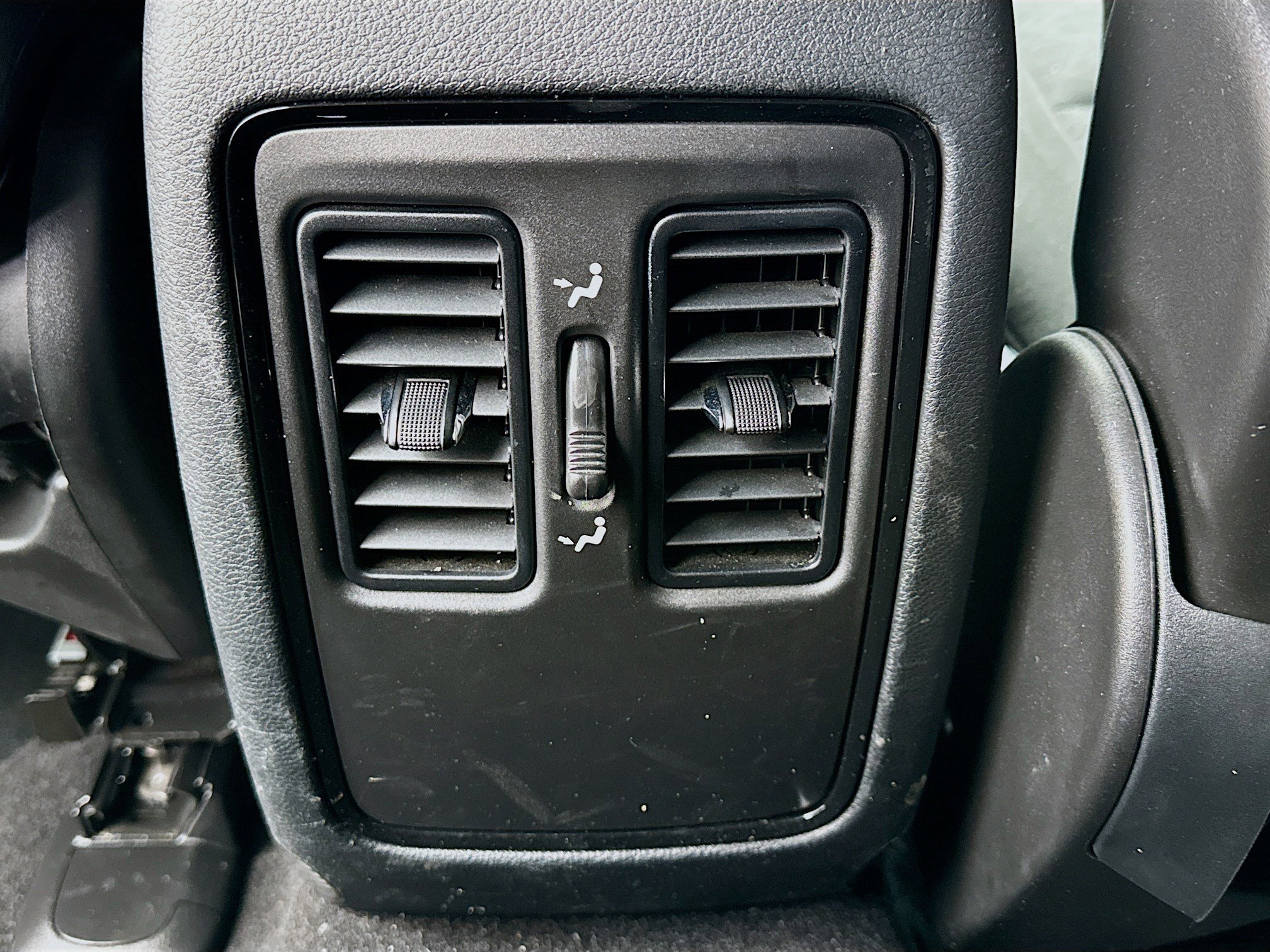 Used 2024 Dodge Durango GT w/ Blacktop Package RWD image 16