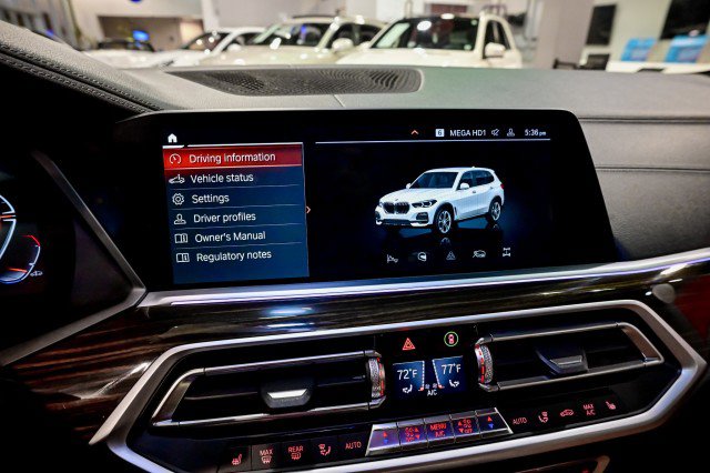 Used 2022 BMW X5 xDrive40i w/ Premium Package AWD/4WD image 38