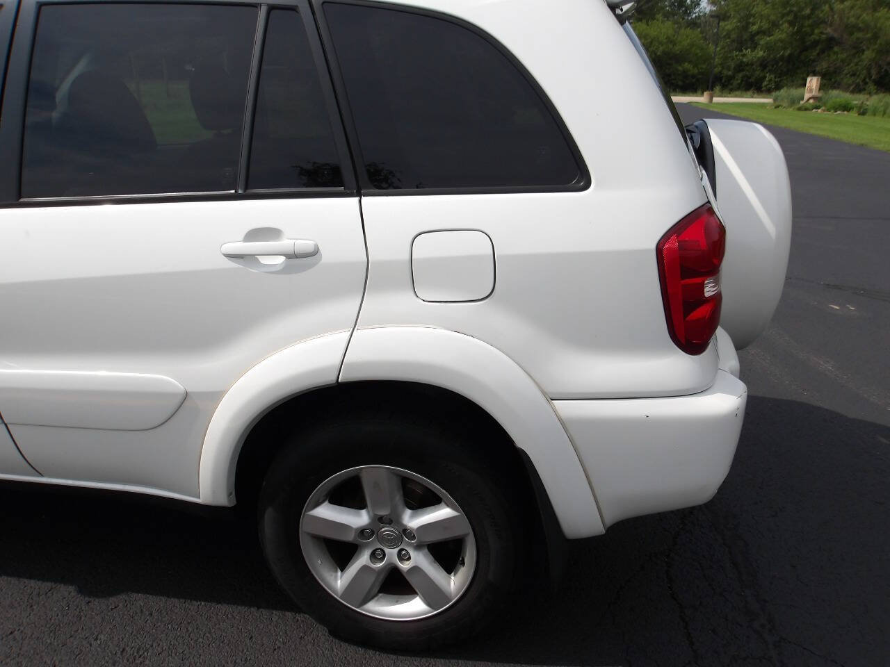 Used 2005 Toyota RAV4 4WD image 31
