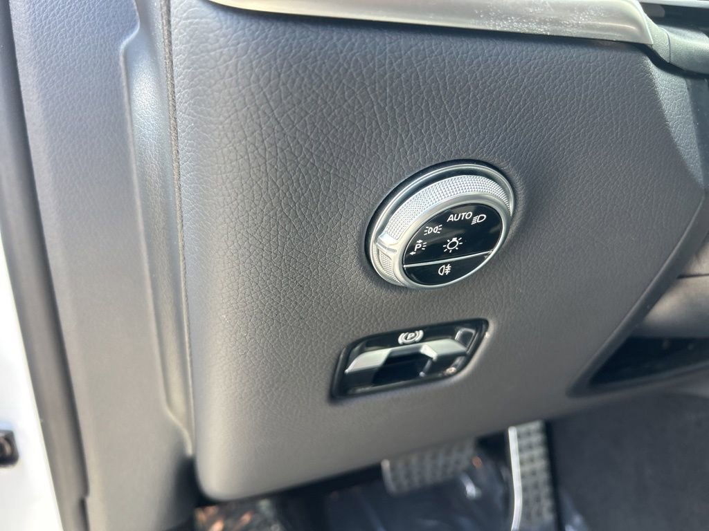 Used 2025 Mercedes-Benz GLC 43 AMG 4MATIC image 38