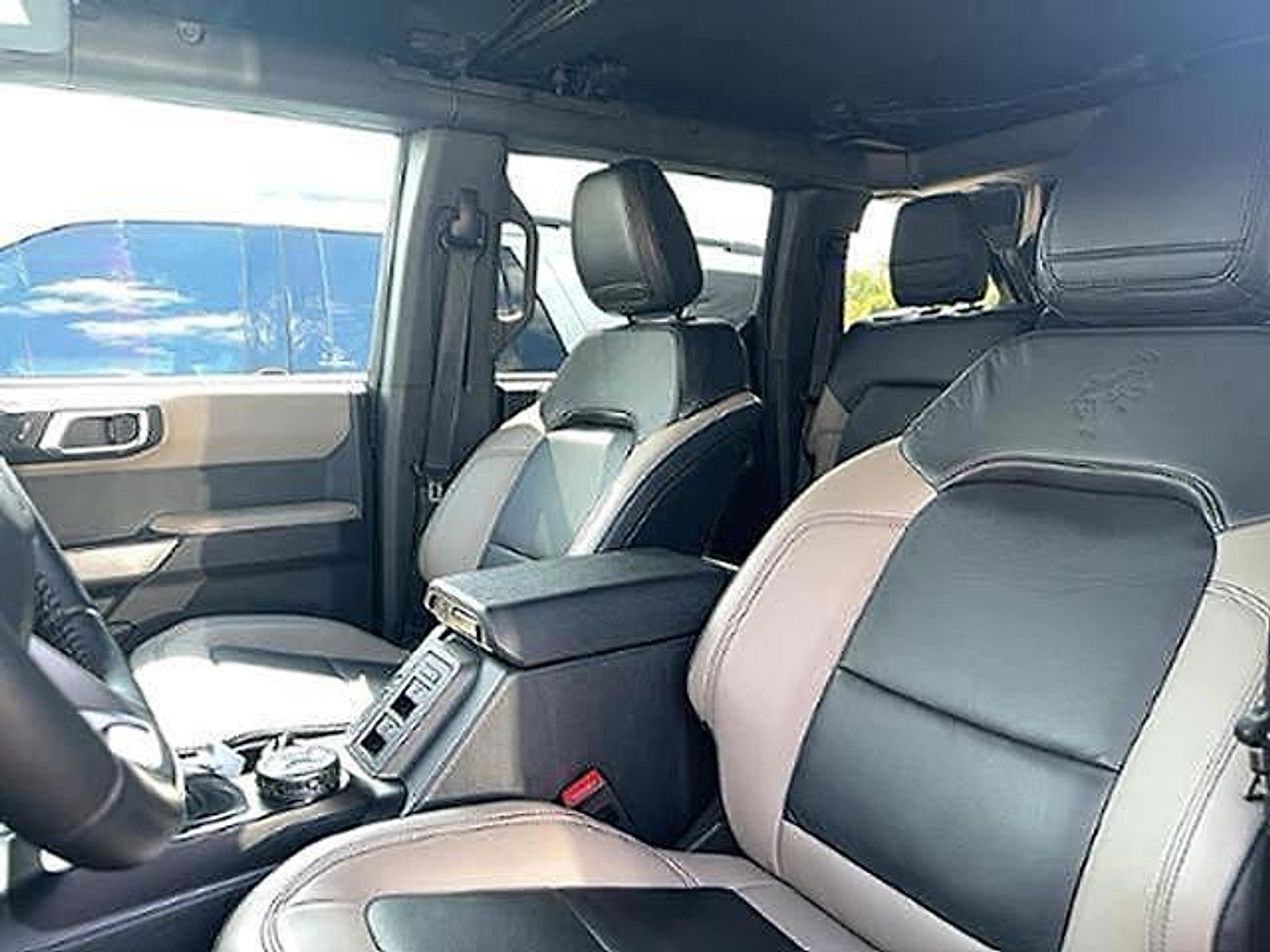 Used 2023 Ford Bronco Wildtrak image 13