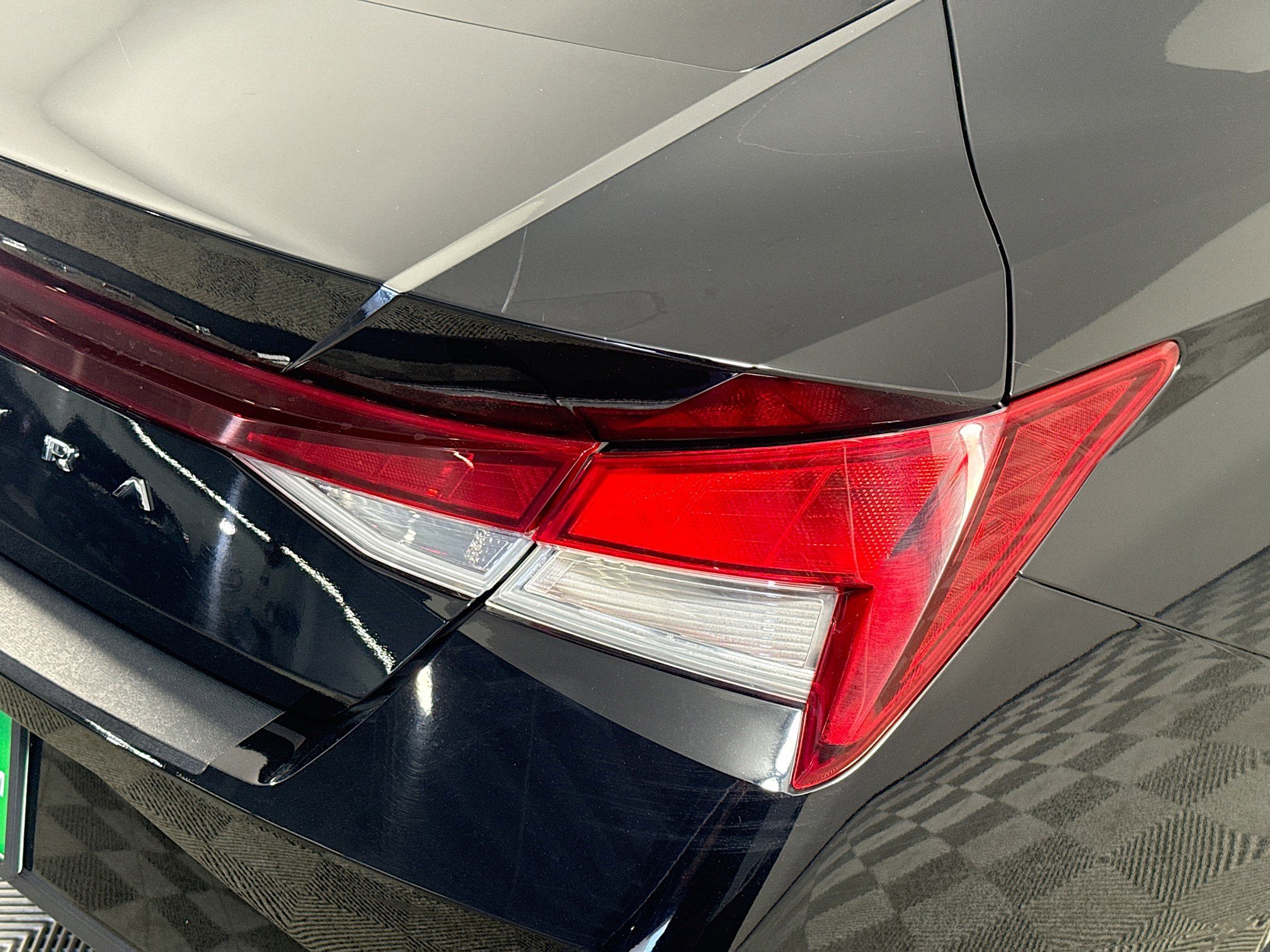 Used 2023 Hyundai Elantra SE image 33