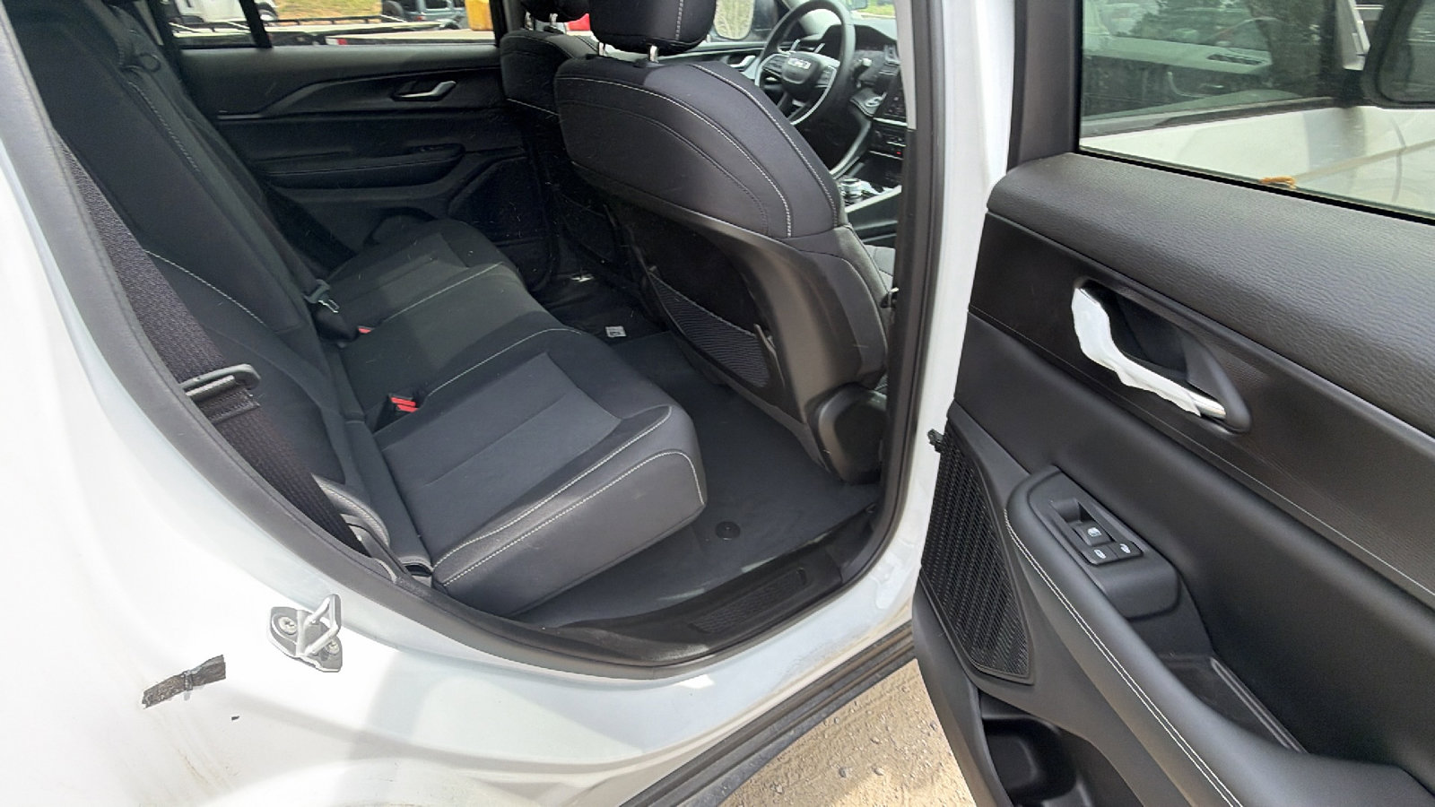 Used 2023 Jeep Grand Cherokee Laredo w/ Trailer Tow Prep Group (B) image 22