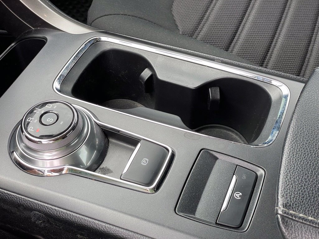 Used 2019 Ford Fusion SE FWD image 25