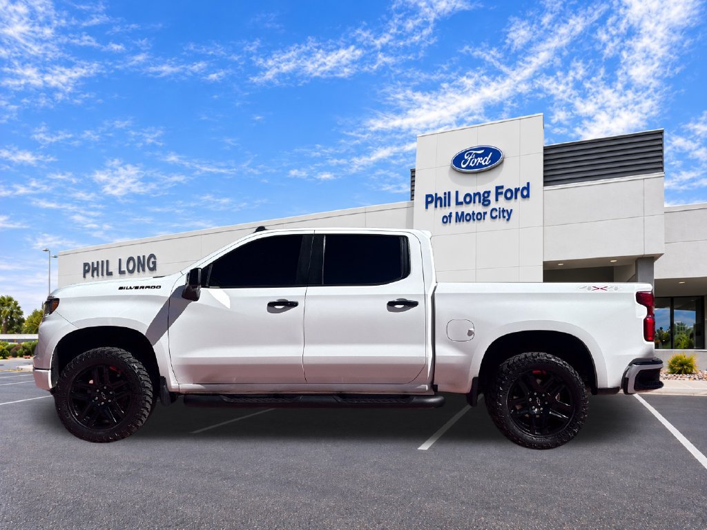 Used 2023 Chevrolet Silverado 1500 RST w/ Redline Edition AWD/4WD image 4