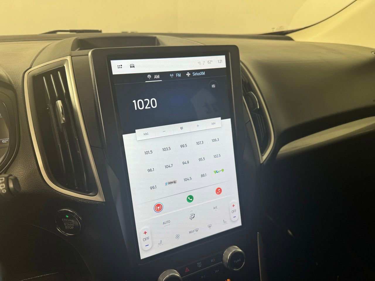 Used 2023 Ford Edge SEL image 15