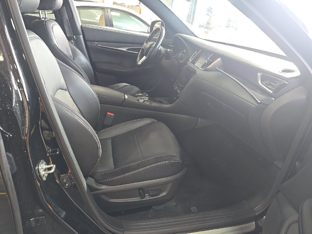 Used 2023 INFINITI QX50 Sport AWD/4WD image 5