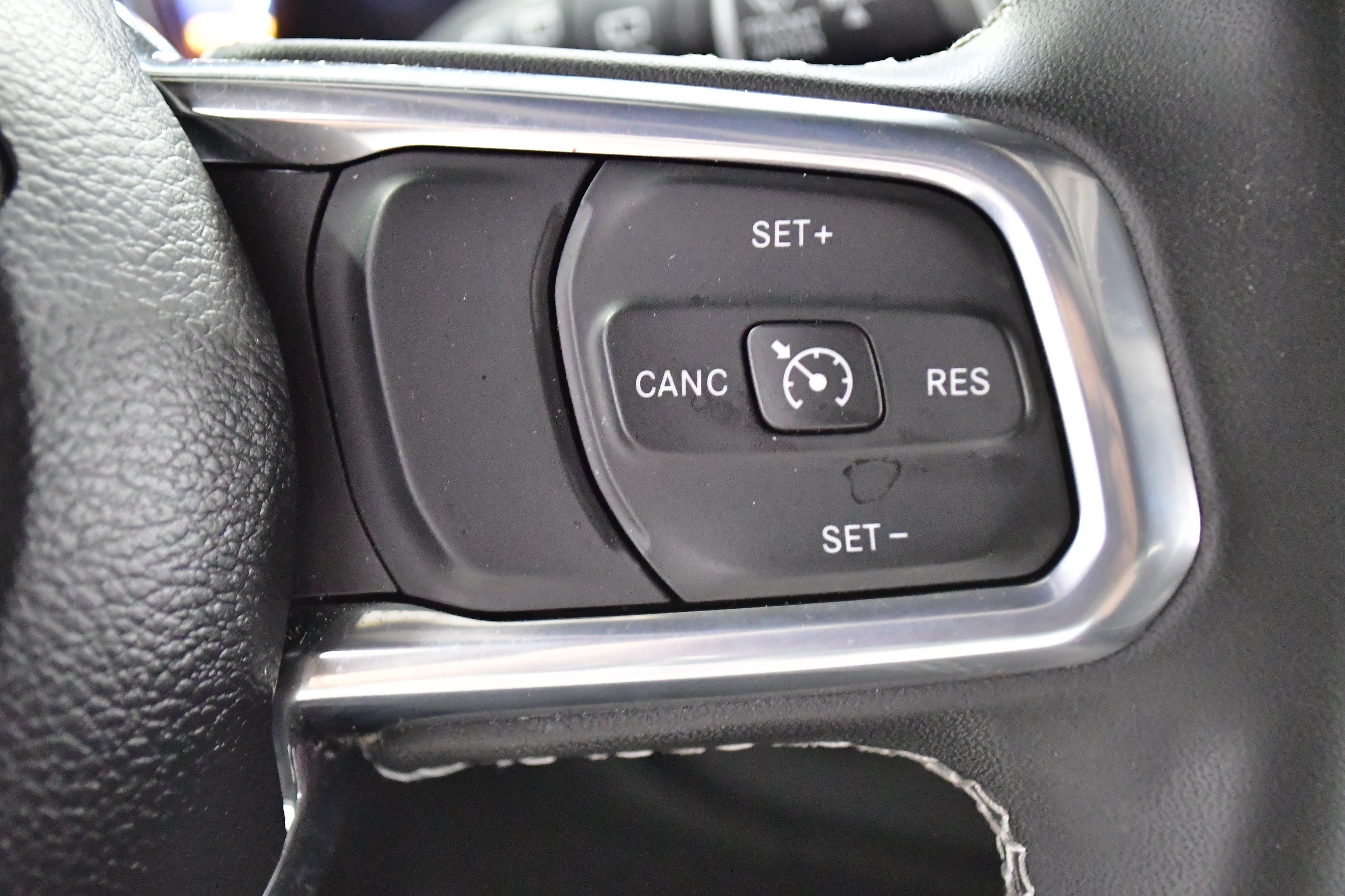 Used 2023 Jeep Wrangler Unlimited Sahara w/ Cold Weather Group AWD/4WD image 22