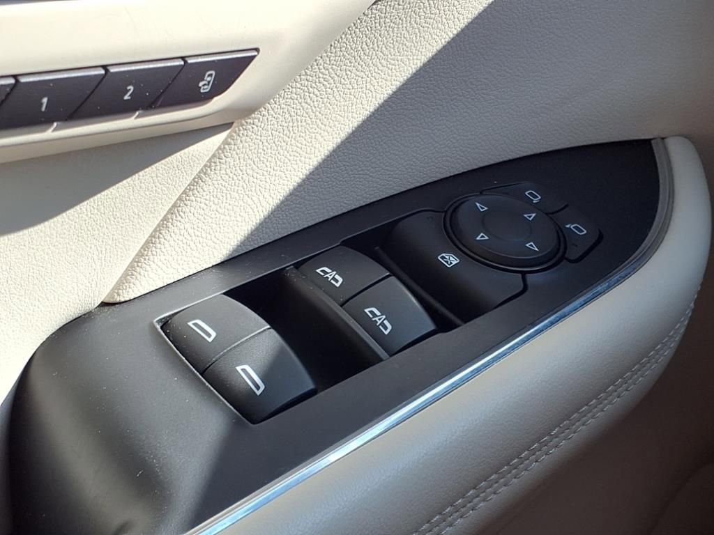 Used 2023 Buick Envision Avenir image 12