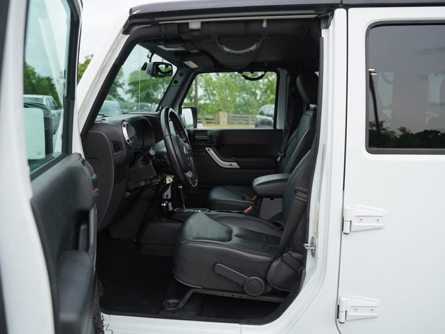 Used 2018 Jeep Wrangler Unlimited Sahara AWD/4WD image 11