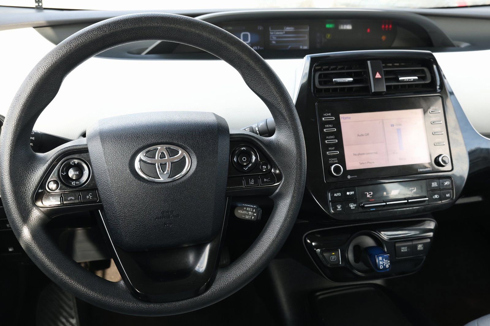 Used 2022 Toyota Prius L Eco image 15
