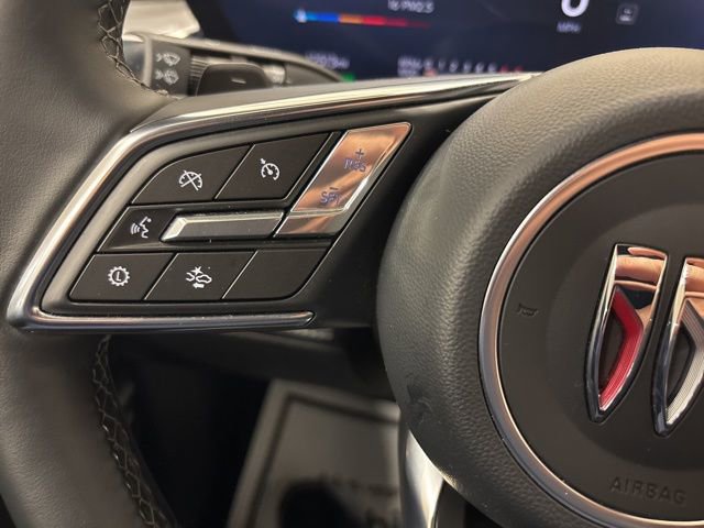 Used 2025 Buick Enclave Preferred AWD/4WD image 29