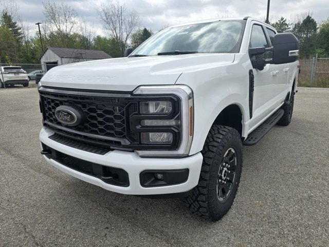 New 2025 Ford F250 XLT w/ Black Appearance Package image 8
