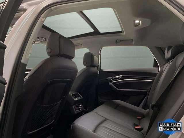 Used 2023 Audi e-tron Premium Plus image 28
