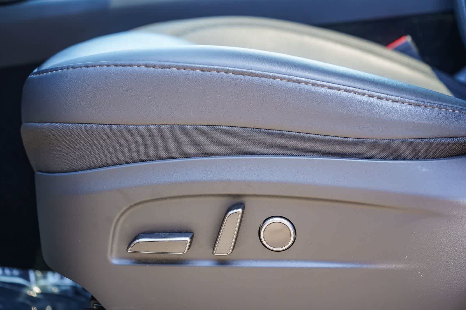 Used 2026 Tesla Model Y AWD image 18