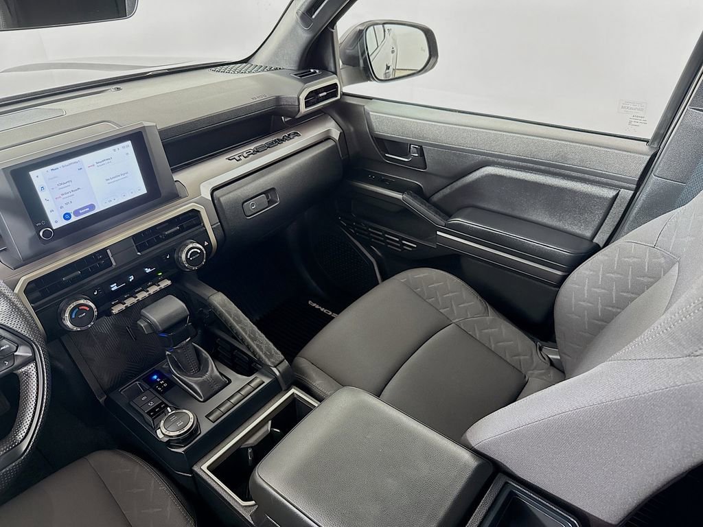 Certified 2024 Toyota Tacoma SR5 AWD/4WD image 25