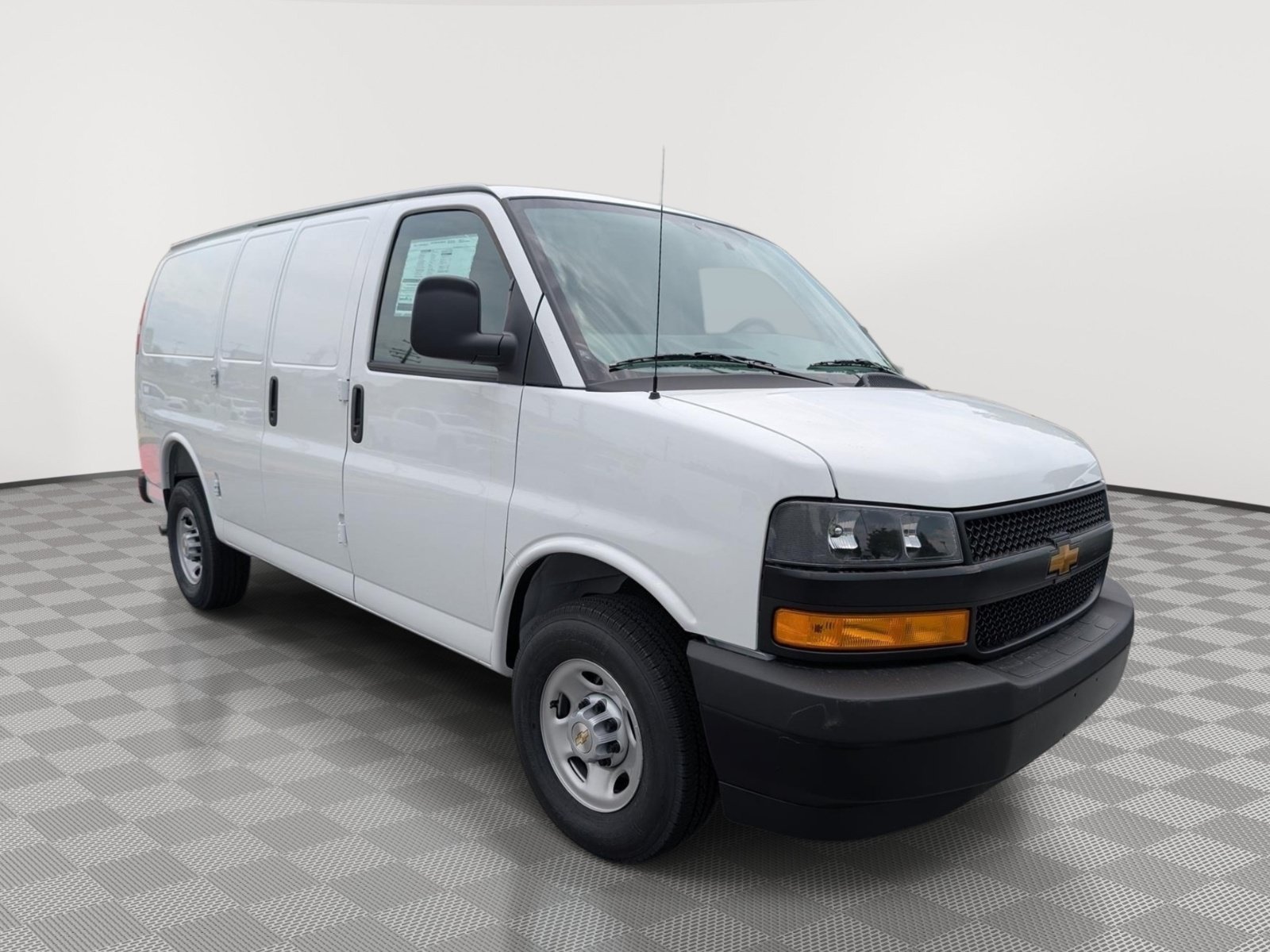 New 2026 Chevrolet Express 3500 RWD image 4