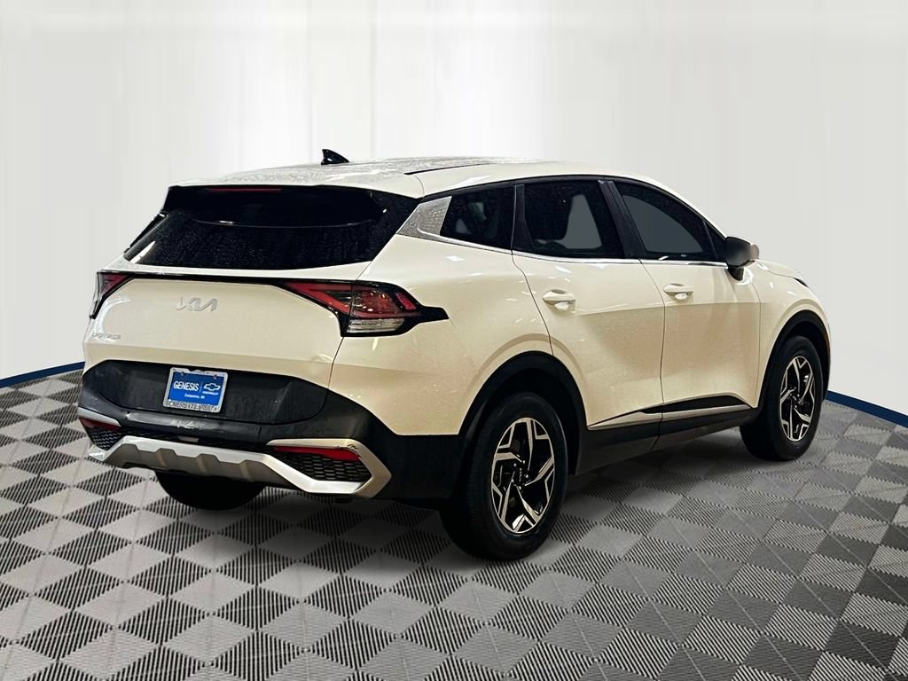 Used 2023 Kia Sportage LX FWD image 5