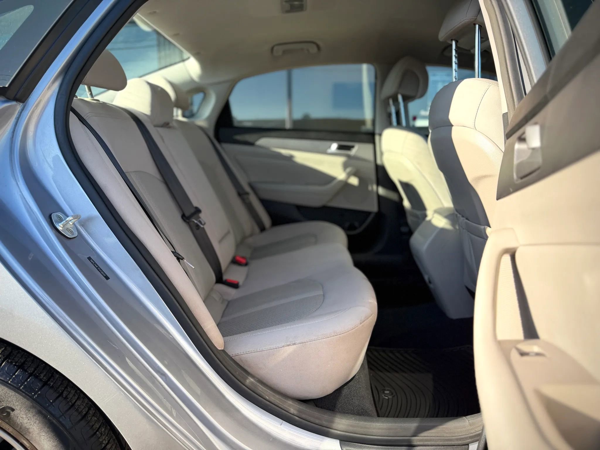 Used 2015 Hyundai Sonata SE w/ Option Group 09 FWD image 15
