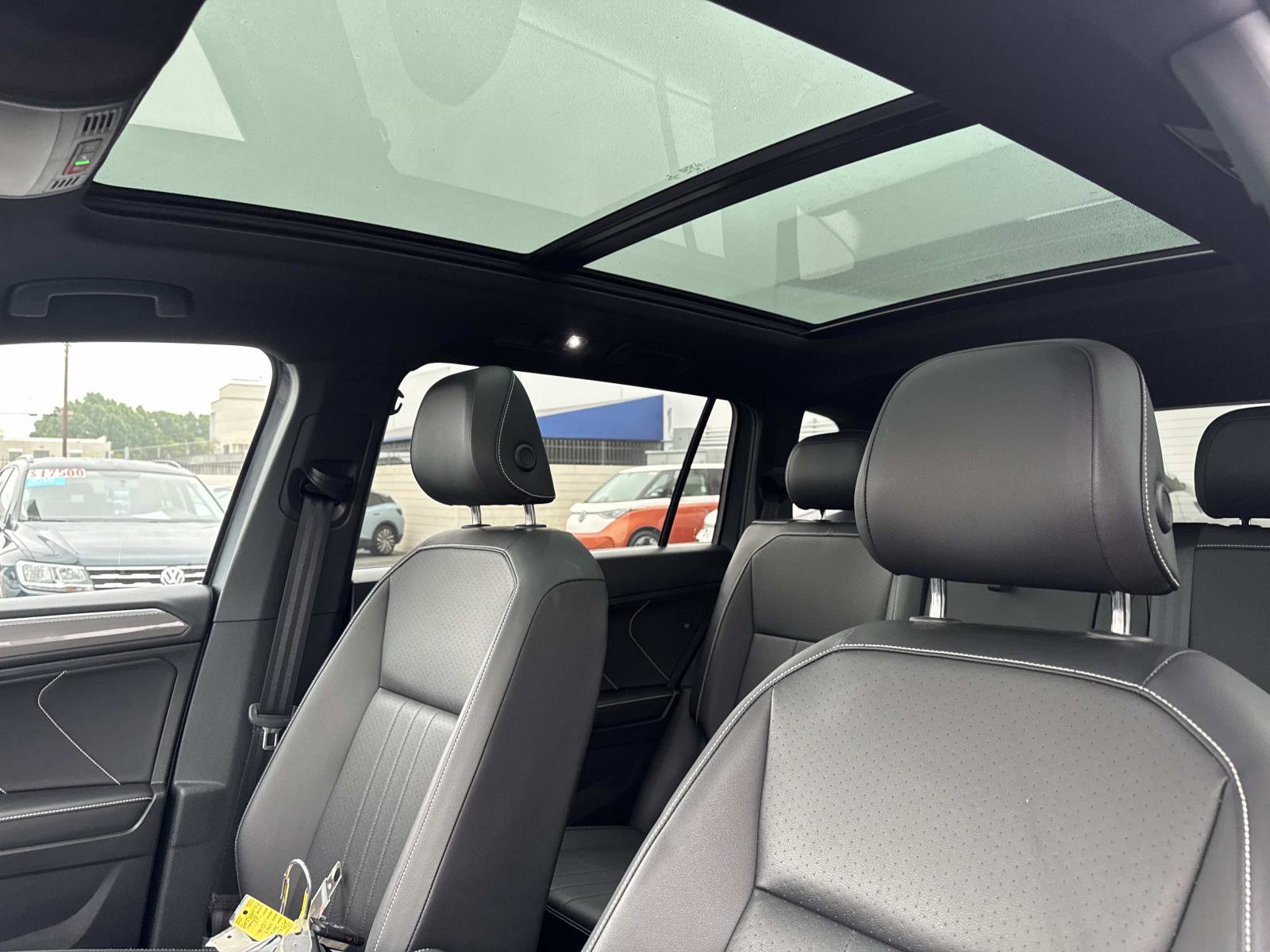 Certified 2023 Volkswagen Tiguan SE R-Line image 16