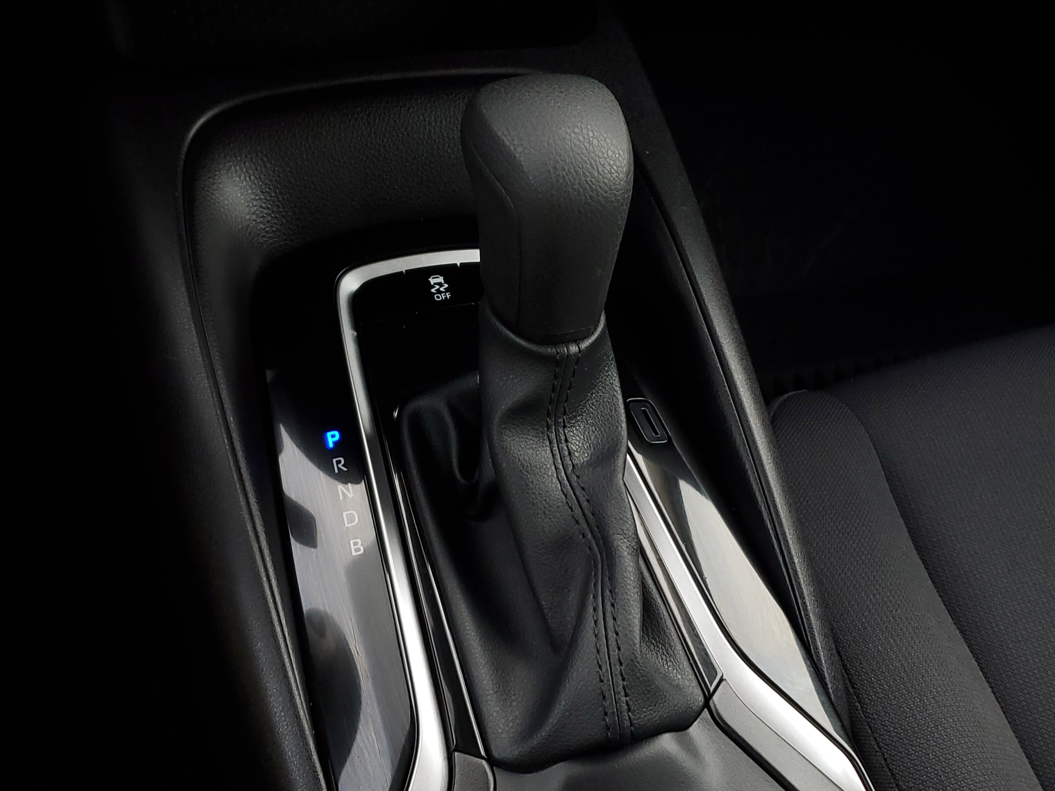 Certified 2025 Toyota Corolla LE image 30