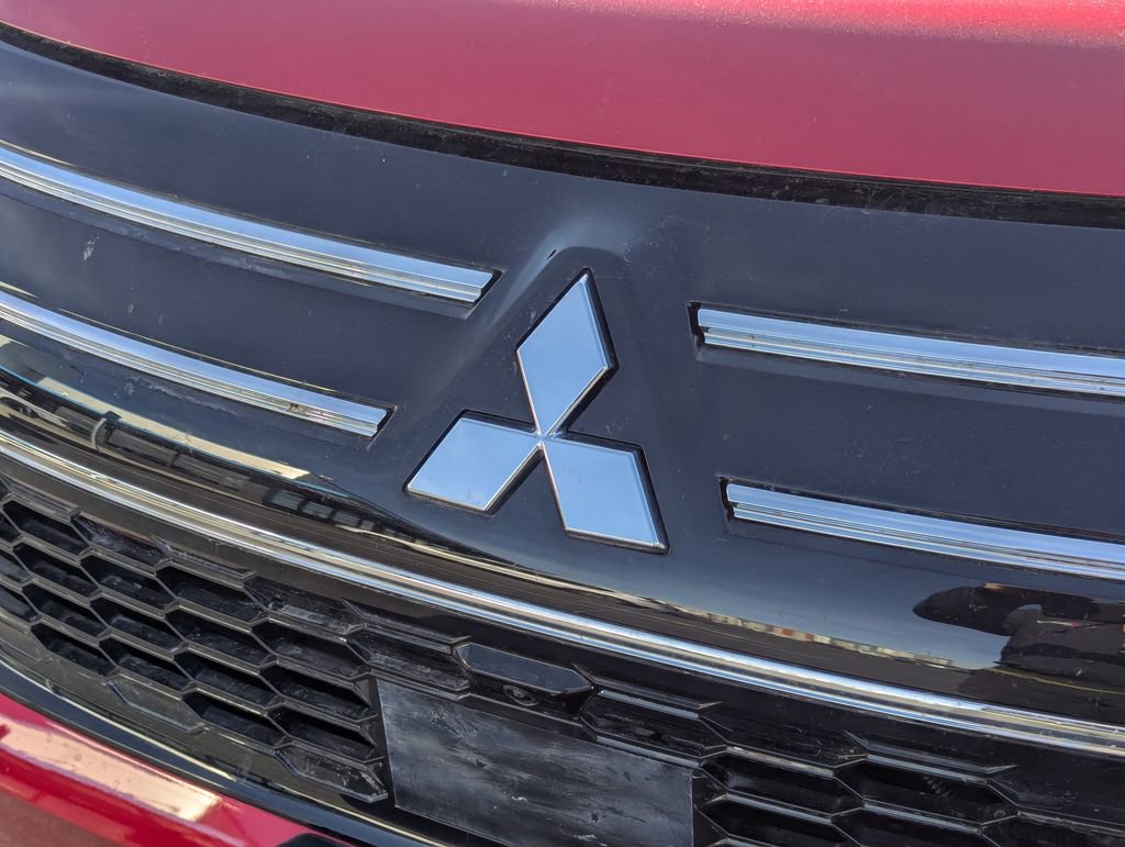 Used 2025 Mitsubishi Outlander SE AWD/4WD image 13