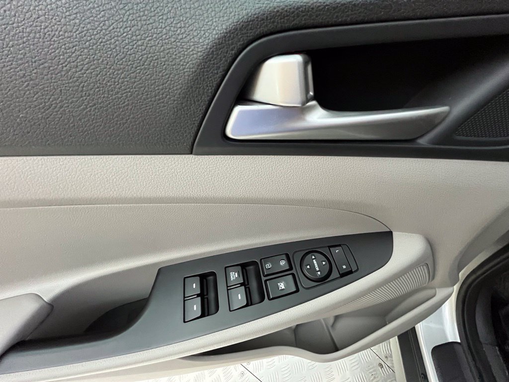Used 2020 Hyundai Tucson SE w/ Winter Weather Package AWD/4WD image 38