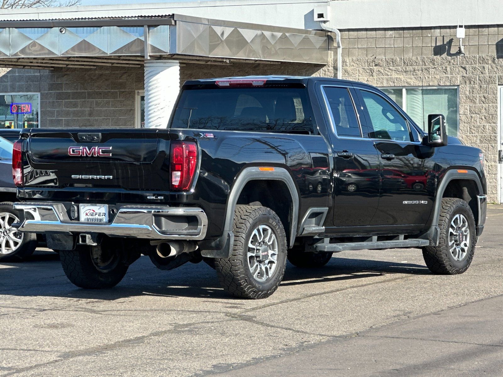 Used 2022 GMC Sierra 2500 SLE image 4
