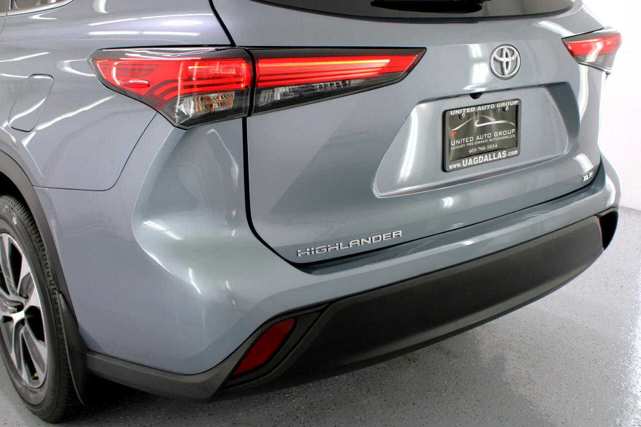 Used 2021 Toyota Highlander XLE image 24