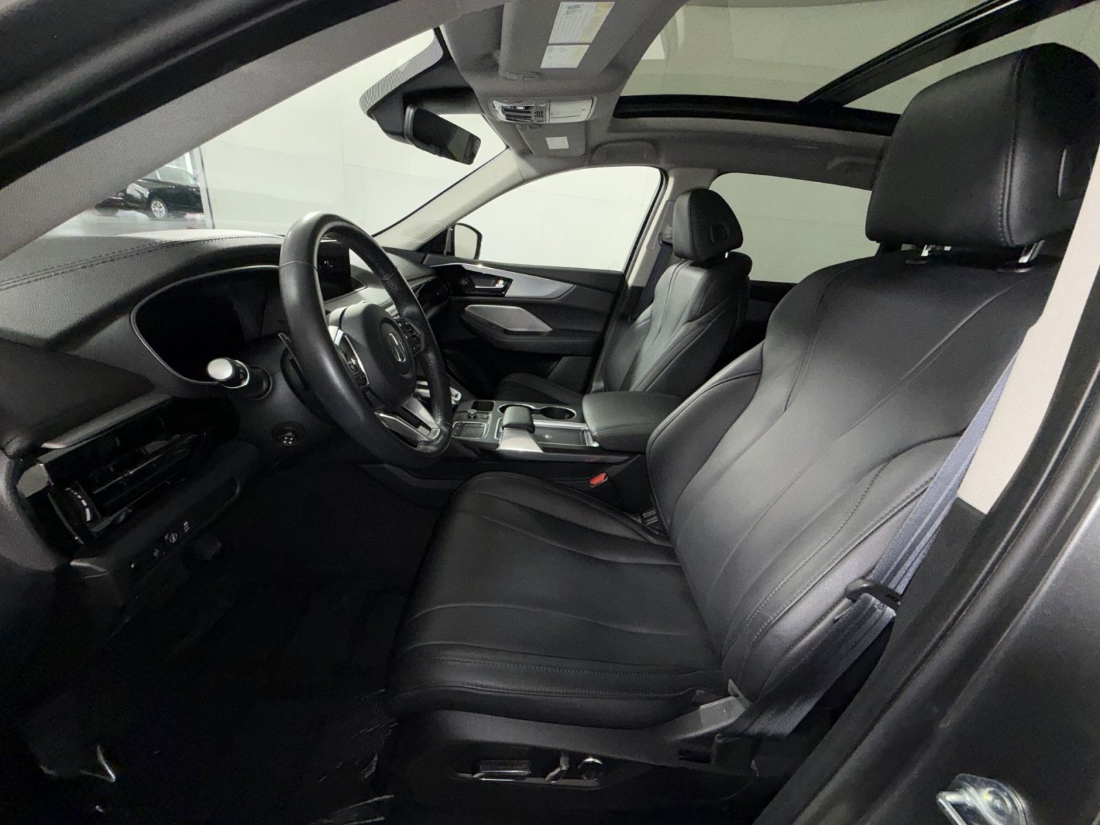Used 2023 Acura MDX SH-AWD image 13