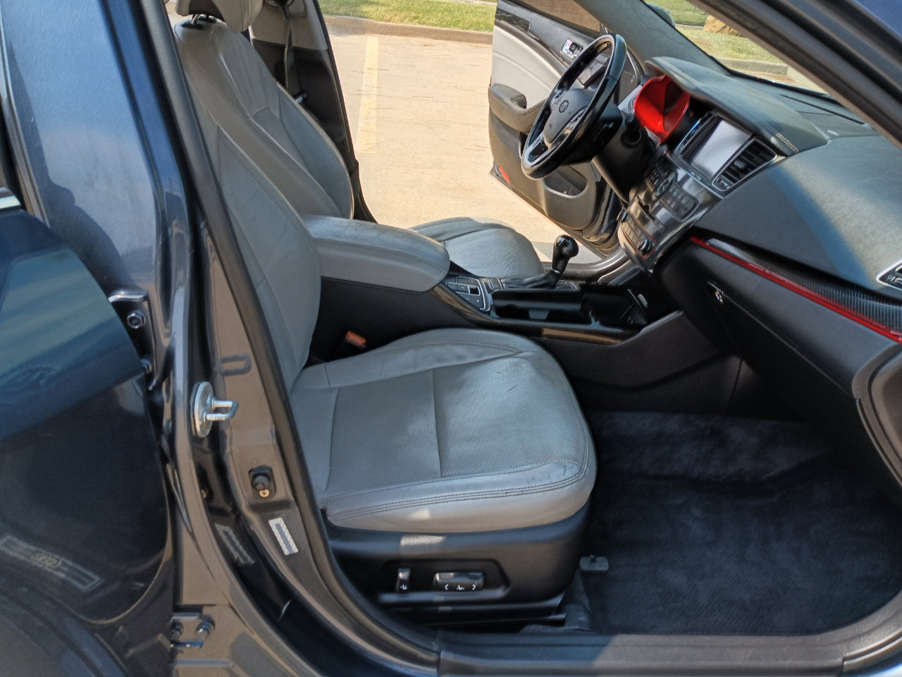 Used 2015 Kia Cadenza Limited image 21