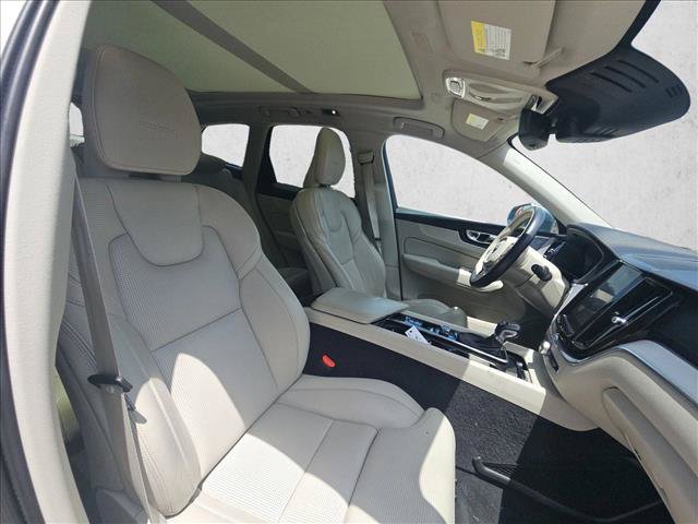 Used 2019 Volvo XC60 T6 Inscription w/ Protection Package Premier AWD/4WD image 18