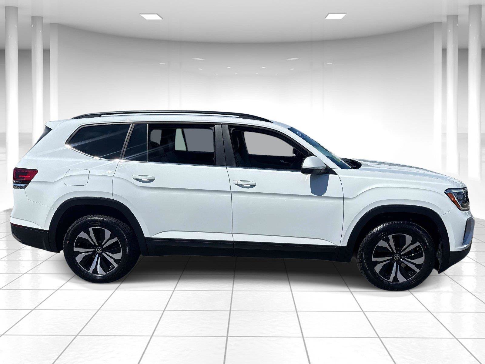 Certified 2024 Volkswagen Atlas SE AWD/4WD image 2