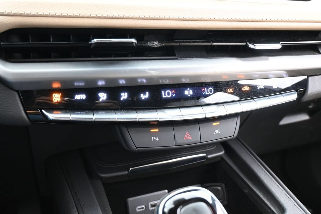 Used 2024 Cadillac XT4 Luxury FWD image 20