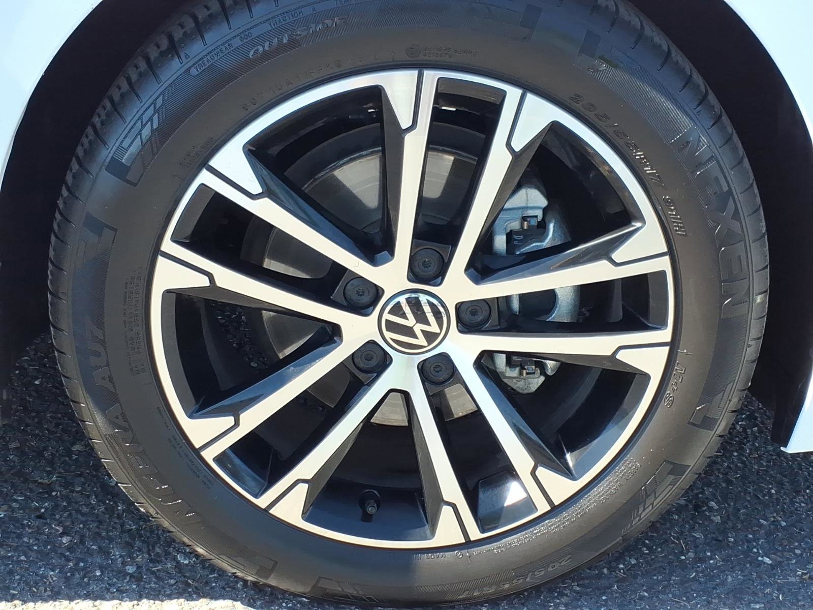 Certified 2023 Volkswagen Jetta Sport image 9