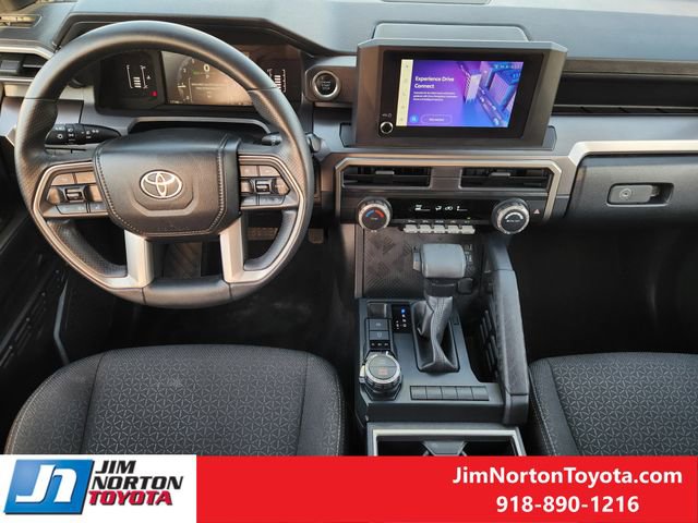 Used 2025 Toyota 4Runner SR5 AWD/4WD image 26