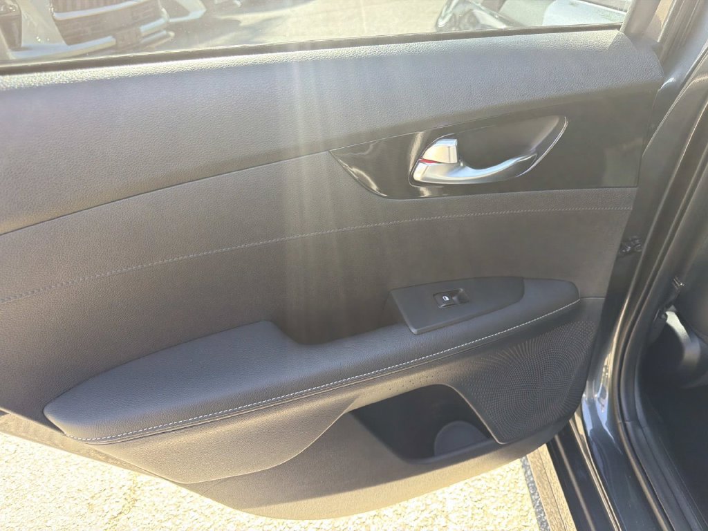 Used 2024 Kia Forte GT-Line w/ GT-Line Premium Package FWD image 8