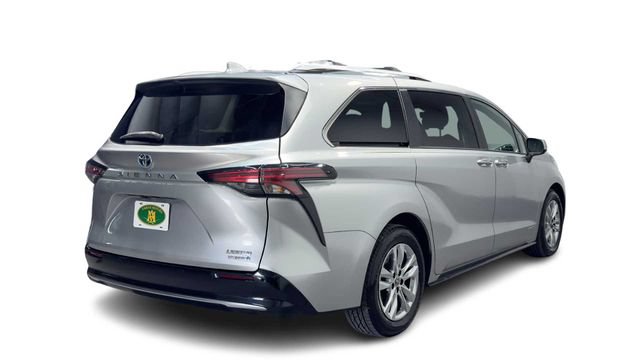 Used 2021 Toyota Sienna Limited FWD image 2