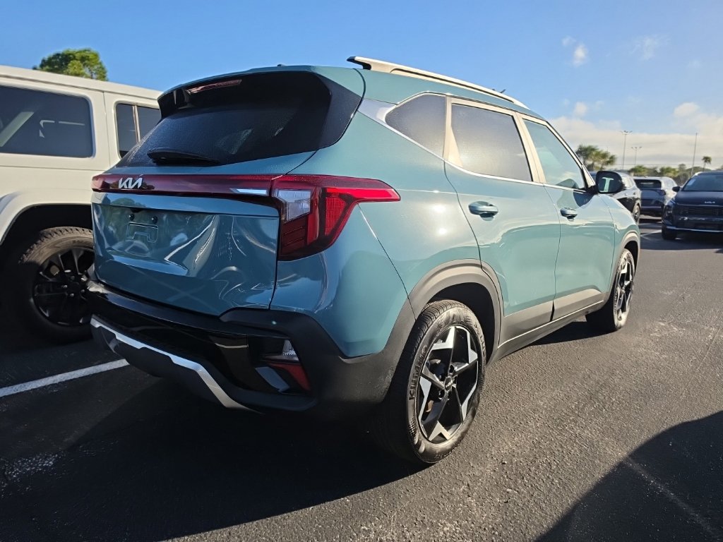 Used 2026 Kia Seltos EX FWD image 16