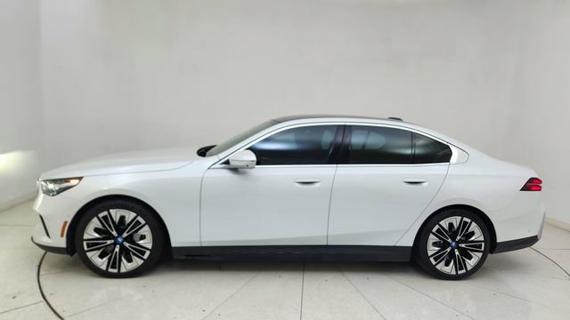 Used 2025 BMW i5 xDrive40 w/ Premium Package AWD/4WD image 10