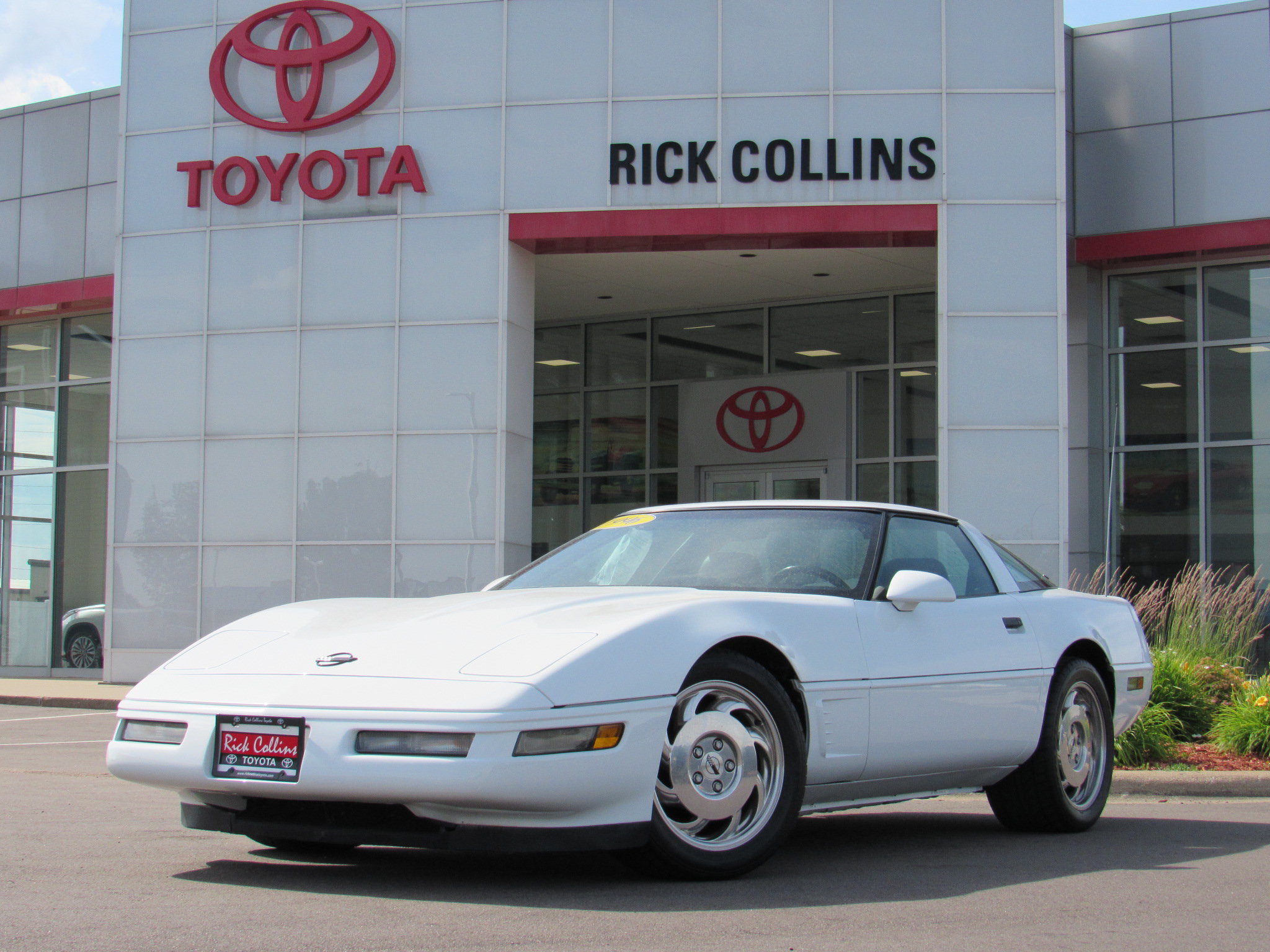 Used 1996 Chevrolet Corvette Coupe RWD image 1