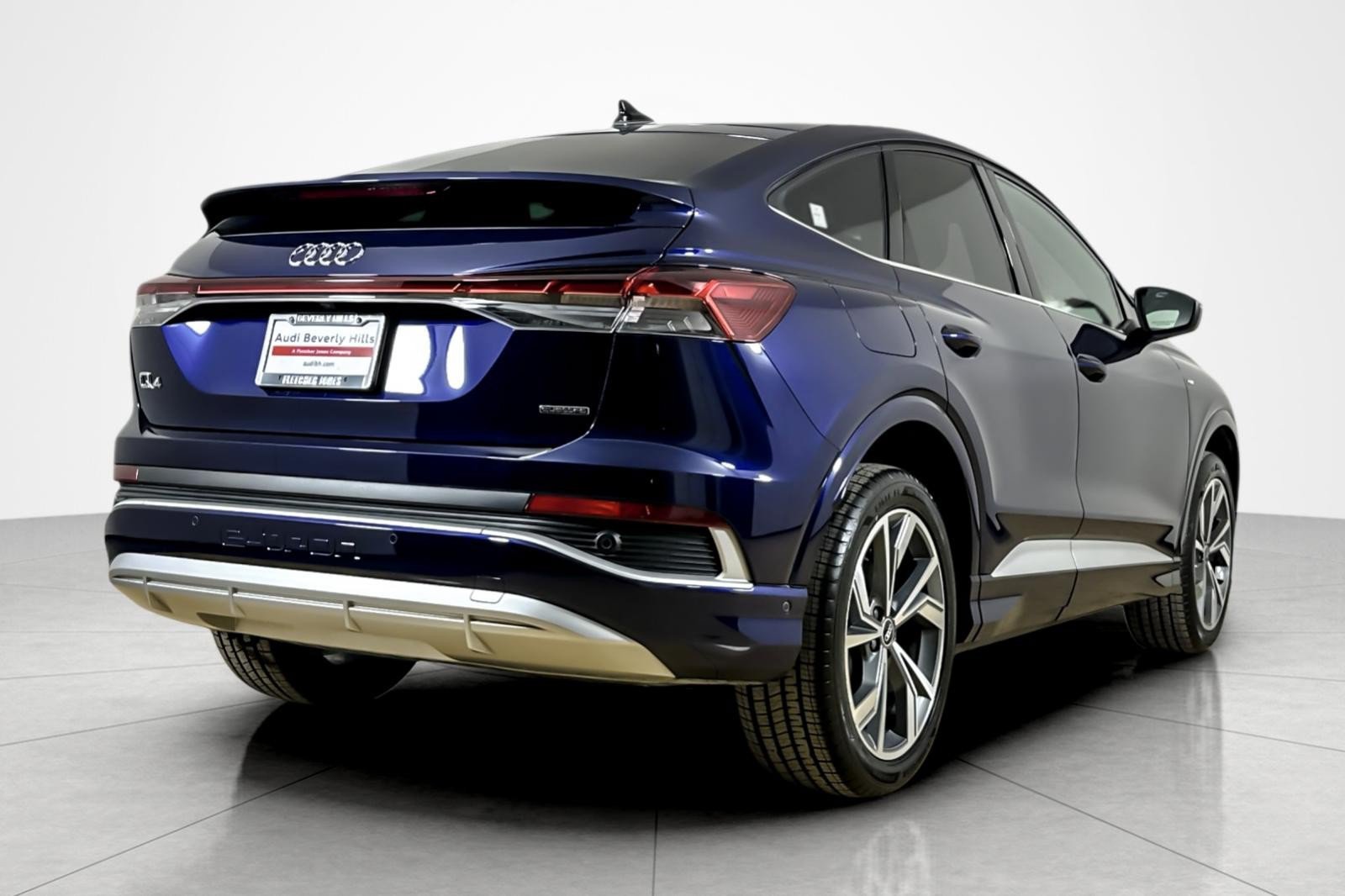 Certified 2023 Audi Q4 e-tron Premium Plus w/ Premium Plus AWD/4WD image 5