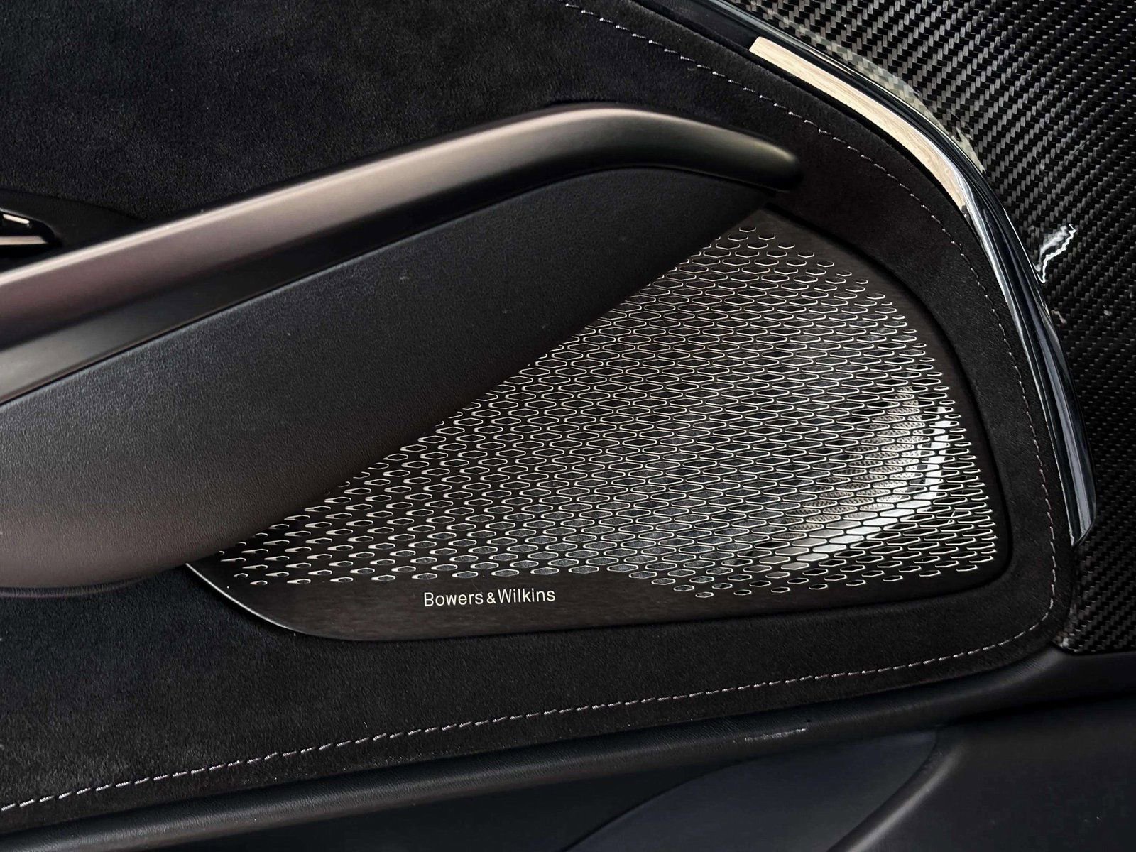 Used 2025 Aston Martin DBX 707 image 22