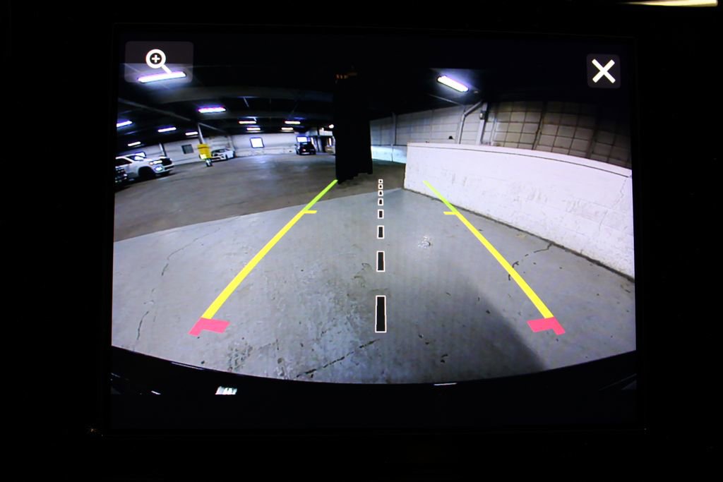 New 2025 Jeep Grand Cherokee Laredo X w/ Luxury Tech Group I image 17