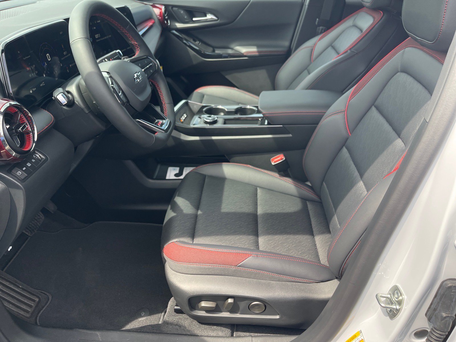 New 2027 Chevrolet Equinox RS AWD/4WD image 10