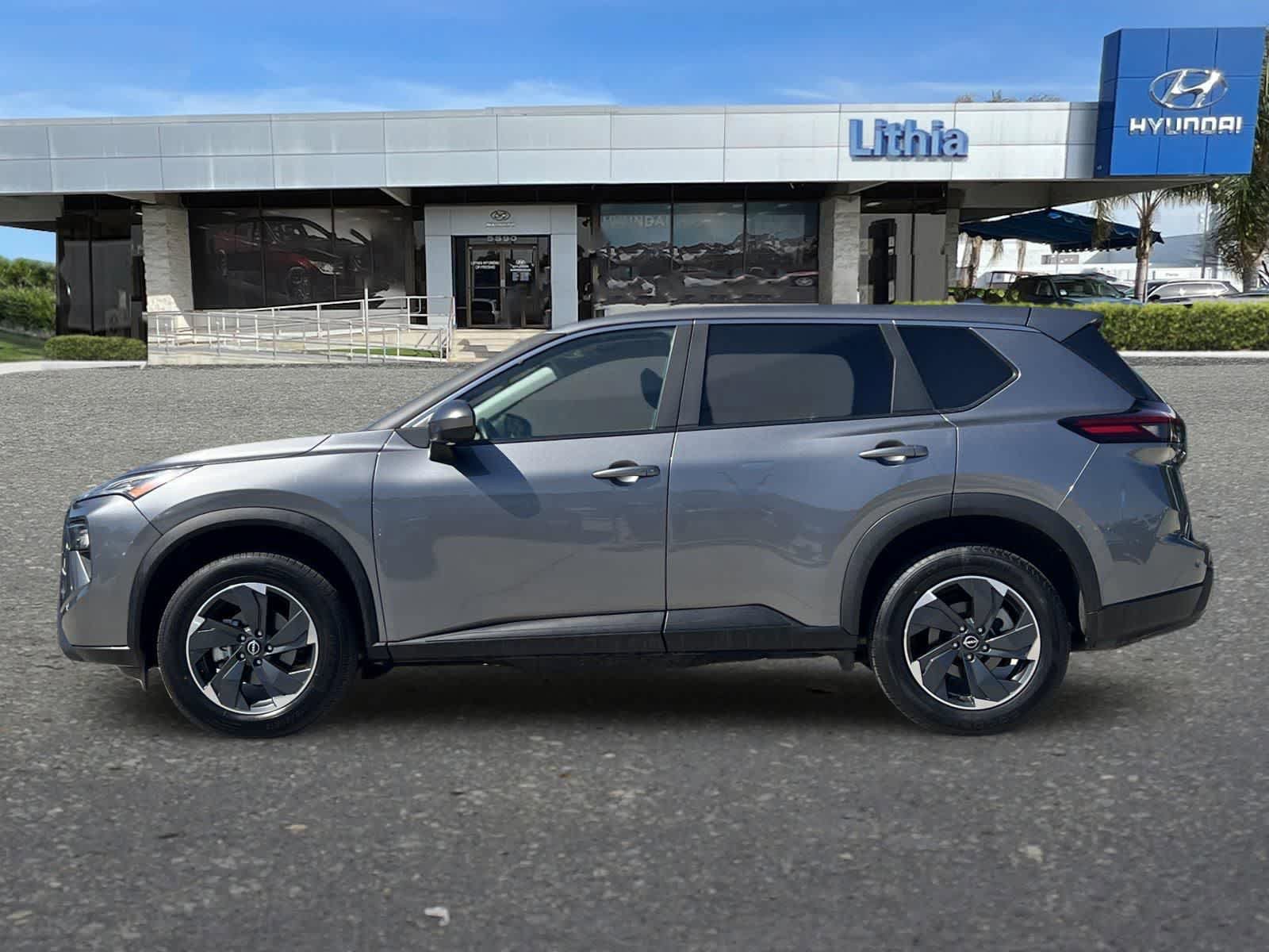 Used 2025 Nissan Rogue SV FWD image 6