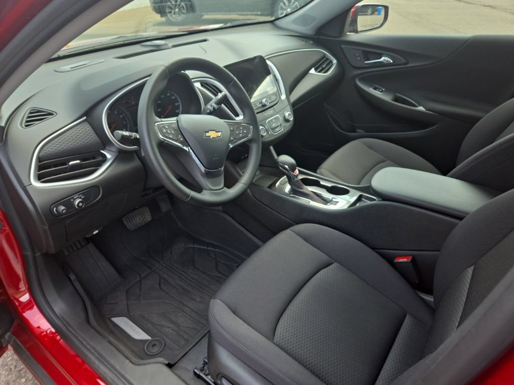 Used 2023 Chevrolet Malibu RS w/ LPO, Floor Liner Package FWD image 15