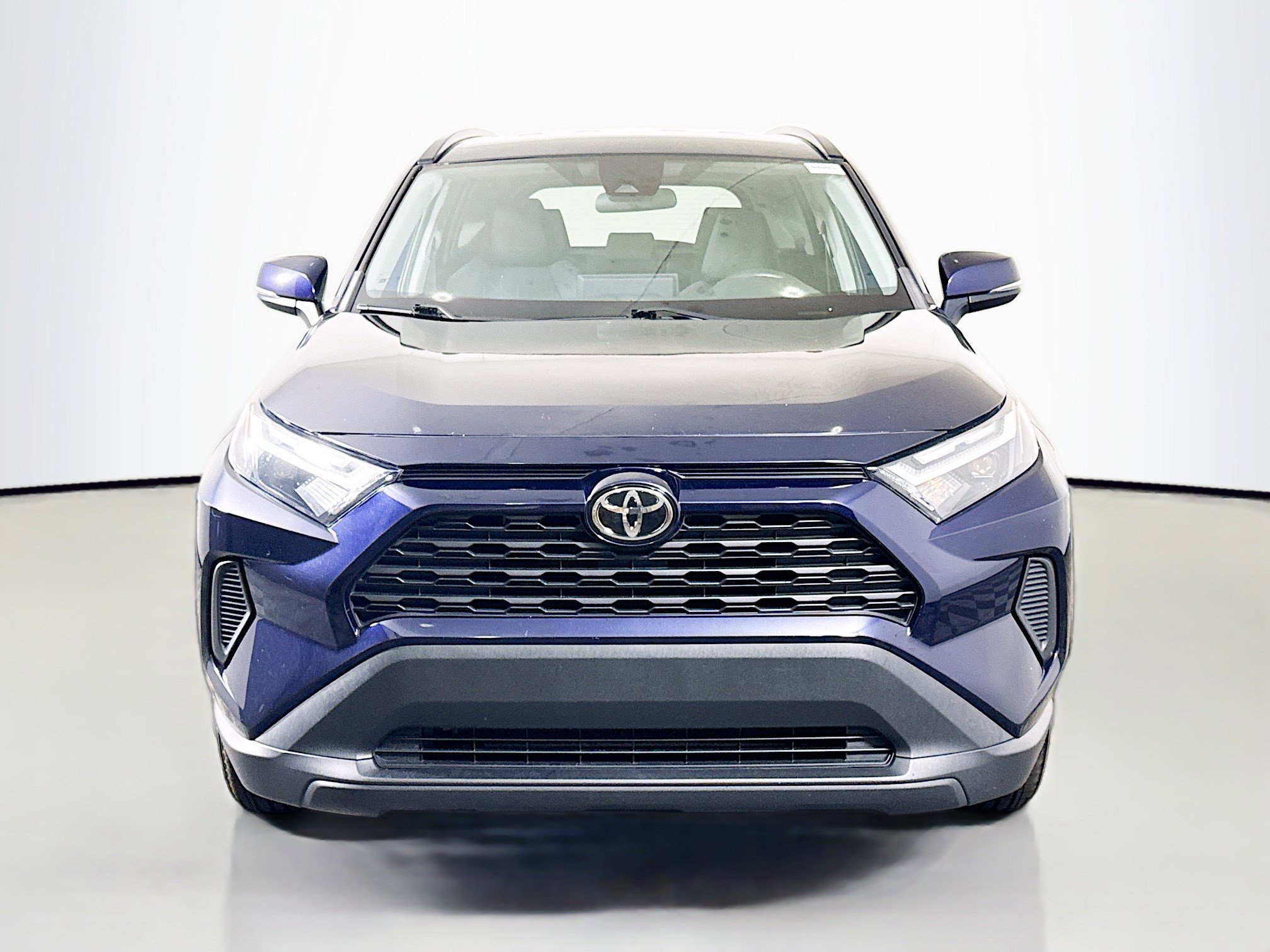 Used 2022 Toyota RAV4 XLE image 2
