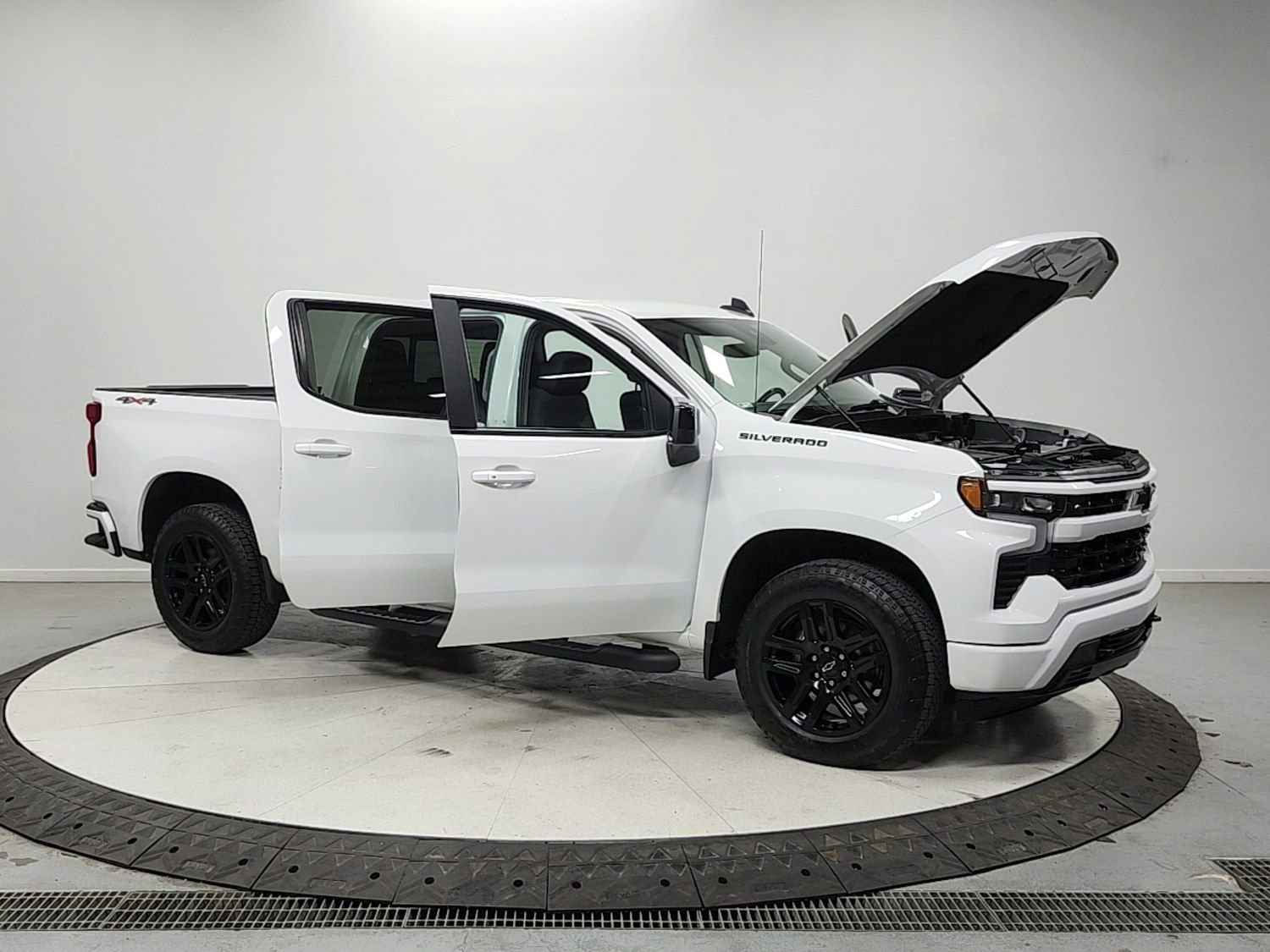 Used 2023 Chevrolet Silverado 1500 RST w/ Rally Edition AWD/4WD image 9