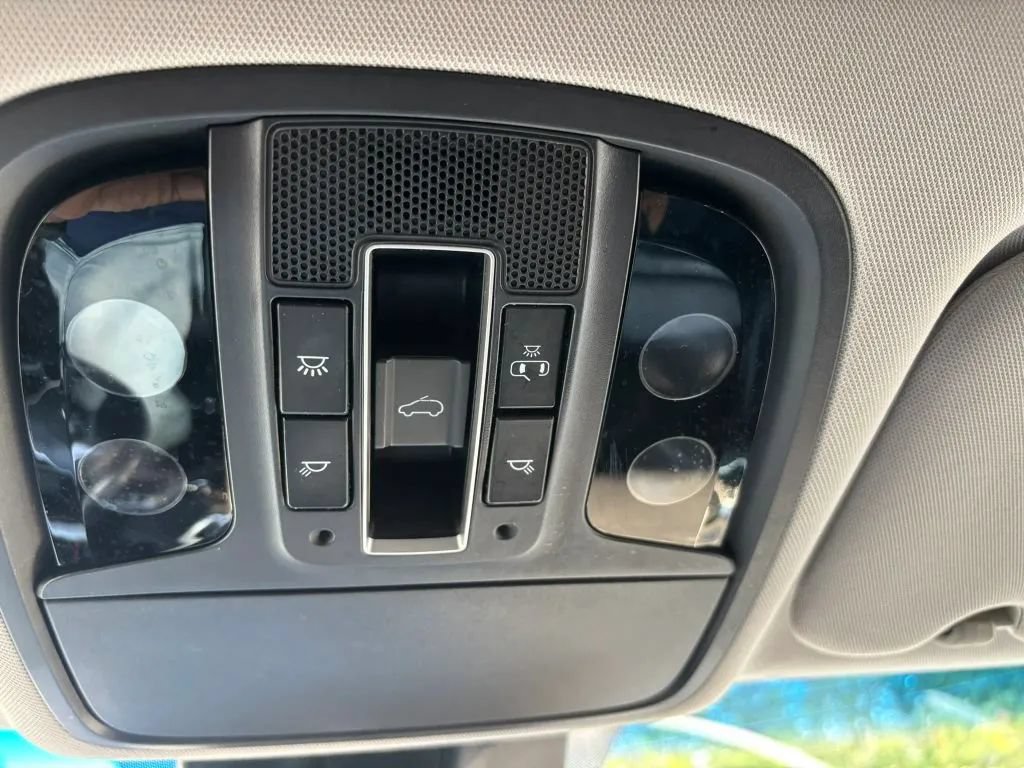 Used 2019 Kia Sorento EX w/ EX Touring Package AWD/4WD image 29